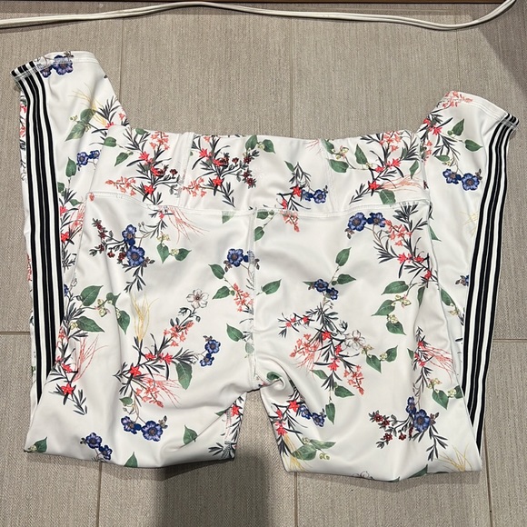 Athleta Workout Set - Picture 4 of 4